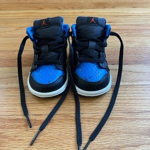 Infant Baby Jordan 1 Mid BT Size 4 Sneaker